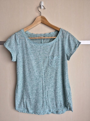 Bershka T-shirt in turquoise color like new, size M