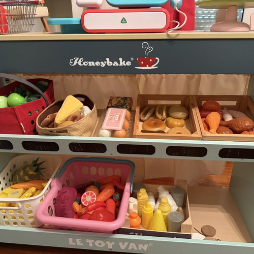 Le Toy Van Wooden Market Playset like new with accessories