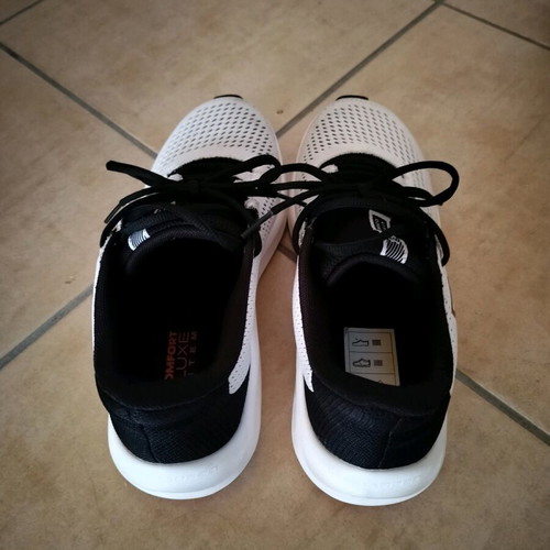 Reebok athletic shoes like new, size 42, black and white