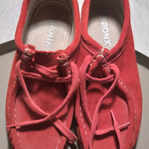 Bronx suede lace-up boots size 38 like new, red