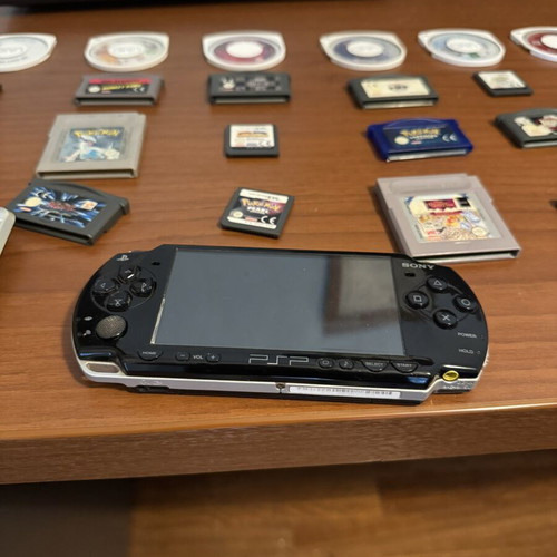 Mega Retro Bundle Nintendo DS Silver PSP with 17 Games used