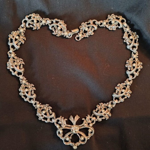 Vintage silver necklace with synthetic pearls and classic shapes new