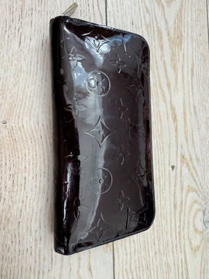 Louis Vuitton Vernis wallet used, bordeaux color