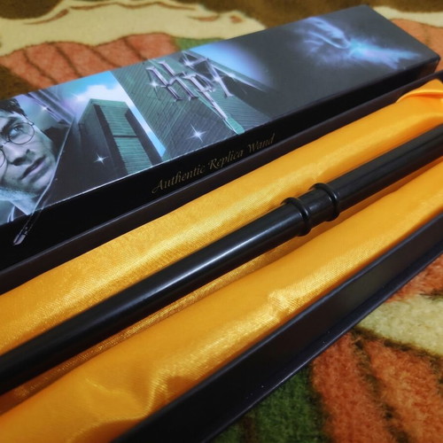 Harry Potter wand with Lord Voldemort collectible packaging