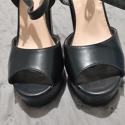 Mia black sexy sandals size 36 like new