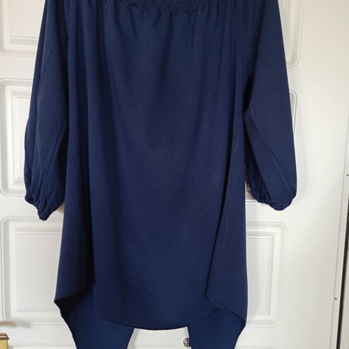 Navy Blue Long-Sleeved Blouse with Off-the-Shoulder Detail like new, size M
