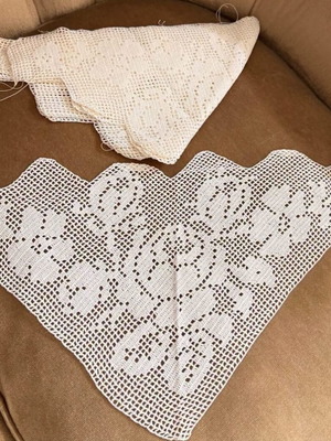 Handmade lace set, like new, 4 pieces 35x36 cm