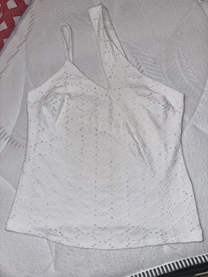 White embroidered tank top size S like new