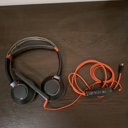 Poly Blackwire 5200 headphones like new with microphone and 3.5mm Jack/USB-C