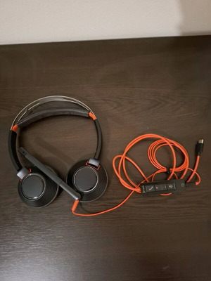 Poly Blackwire 5200 headphones like new with microphone and 3.5mm Jack/USB-C