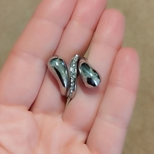 Women's stainless steel ring size 57, like new, silver color