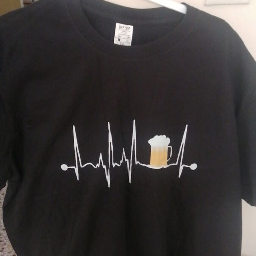 Unisex T-shirt 2XL new with beer heartbeat print, 100% cotton