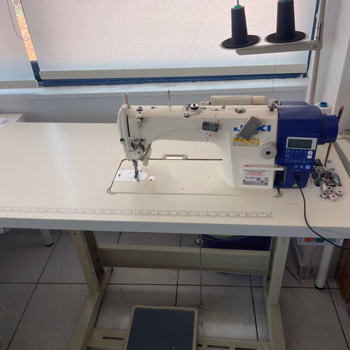 JUKI 7000 Automatic Single-Needle Sewing Machine like new with Direct Drive motor
