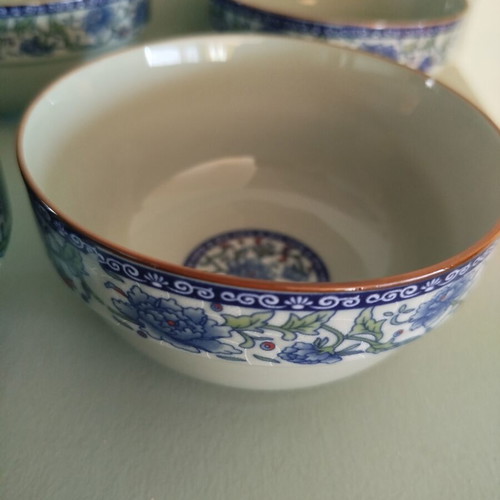 Set of 7 Chinese bowls with blue peony decoration
