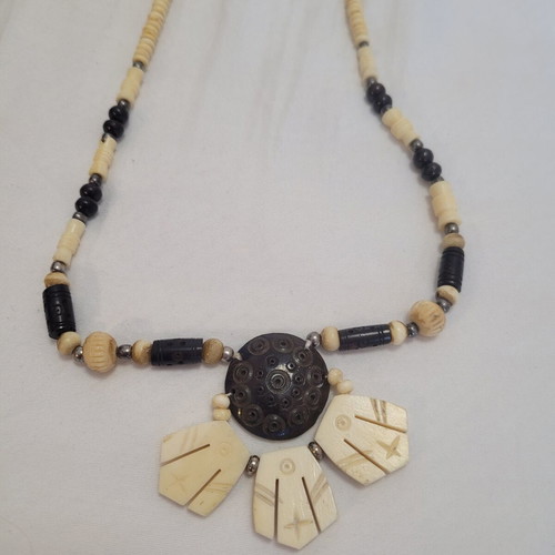 Ethnic necklace unisex