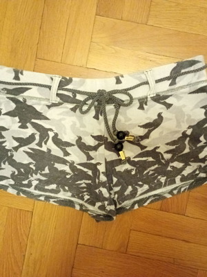 Σορτσάκι Juicy Couture μέγεθος M σαν καινούργιο, πετσετέ άσπρο και γκρι