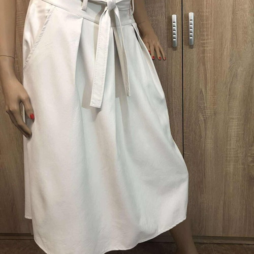 *PRODOTTO* leatherette skirt new, size M, white