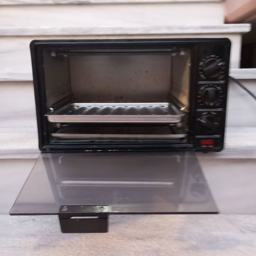 Munsay M-88 oven used, 30L, includes tray and rack