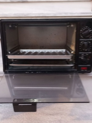 Munsay M-88 oven used, 30L, includes tray and rack