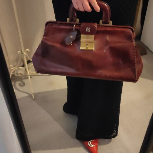 Vintage leather Kikuko Italy handbag like new