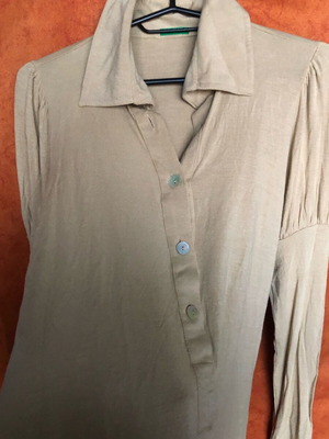 Branded women's blouse new, size Small