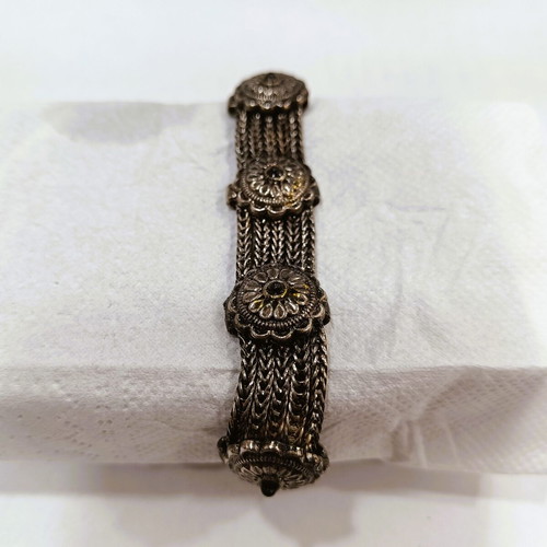 Vintage Byzantine design bracelet with triple weave and floral rosettes like new