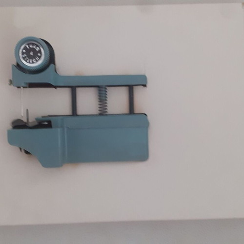 Dexter Portable Sewing Machine from the 70s like new
