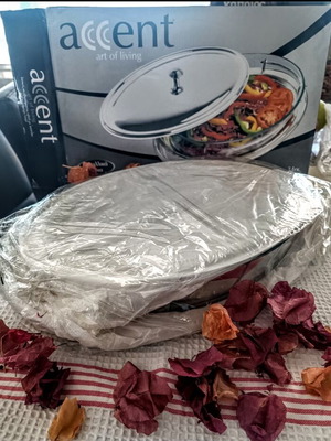 Oval 34cm heat-resistant baking dish with lid and metal sides new