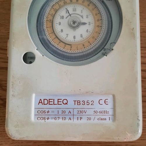 Adeleq 230V timer used