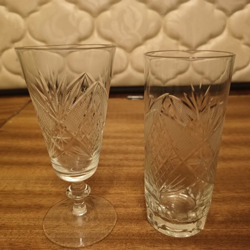 Crystal glasses set like new, 6 water, 5 wine V shape, 2 wine V shape different design