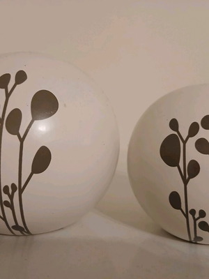 Decorative table balls like new