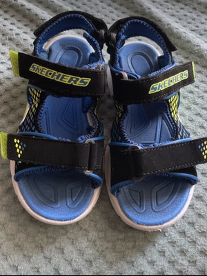 Skechers πέδιλα σαν καινούργια, μέγεθος 32, μαύρο και μπλε