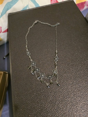 Necklaces used, assorted pack