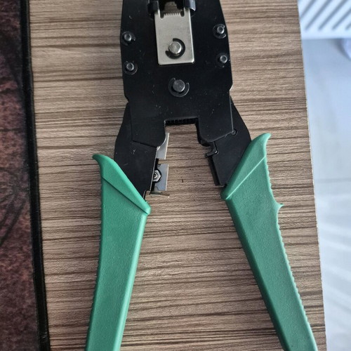 Rj45 crimping tool like new