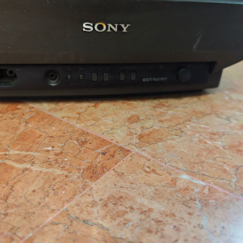 Sony Trinitron 14 inch KV-14T1D used