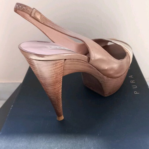 Pura Lopez brown sandals like new, size 38