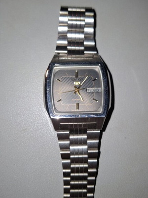 Seiko 5 Automatic vintage square watch, silver dial