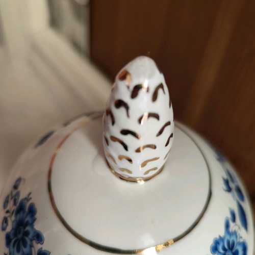 Porcelain Vase 34 cm used with lid