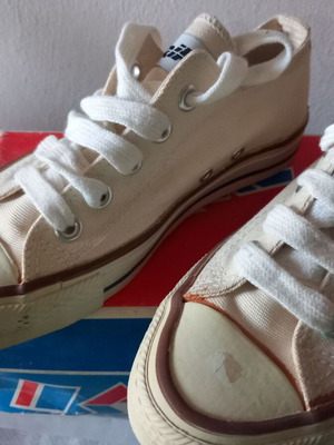 Migato canvas shoes size 35 like new with defect