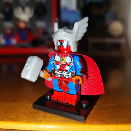 Spider-Thor figure like new with stand, red cape, Mjolnir