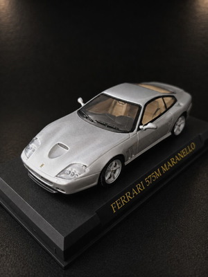Ferrari 575M Maranello diecast model scale 1:43 like new