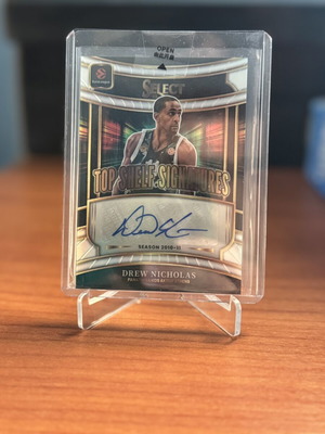 25-26 Panini EuroLeague Select Drew Nicholas Auto/75 Panathinaikos card