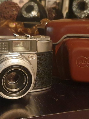 Vintage ADOX Pronto camera like new with leather case