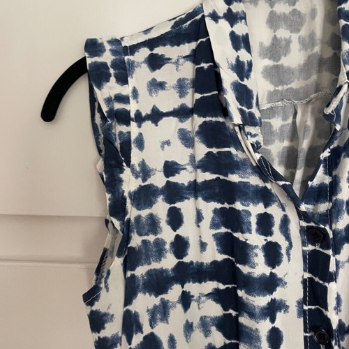 Sleeveless shirt with tie used, small, white and blue