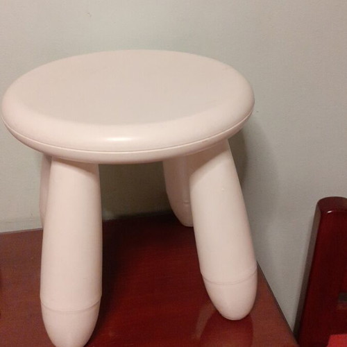 Plastic stool IKEA new, diameter 29 cm, height 29 cm