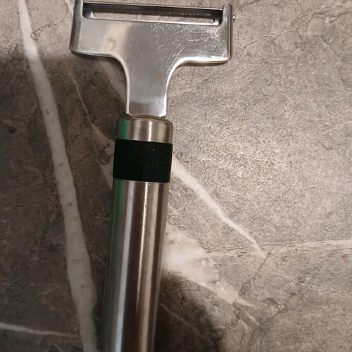 Brabantia stainless steel fruit and vegetable peeler like new