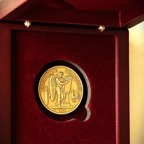 Case with 24K gold-plated 100 Francs French coin new, year 1900