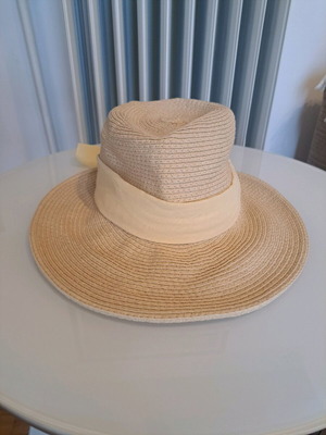 Straw hat used, size 58