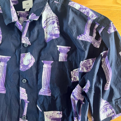 H&M Shirt XXL with perfect print like new, blue and purple