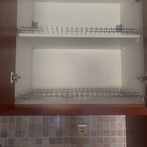 Kitchen cabinets used, complete set 2.70m x 2.30m with oven and microwave space